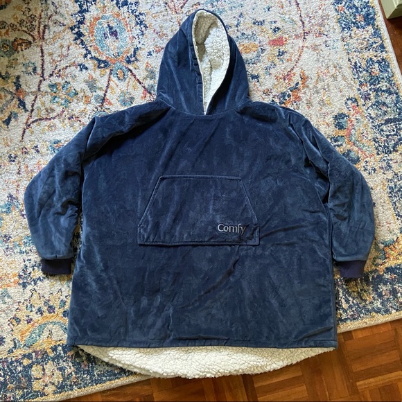 THE COMFY Oversized Microfiber & Sherpa Wearable Blanket, Seen On Shark Tank - Picture 2 of 6